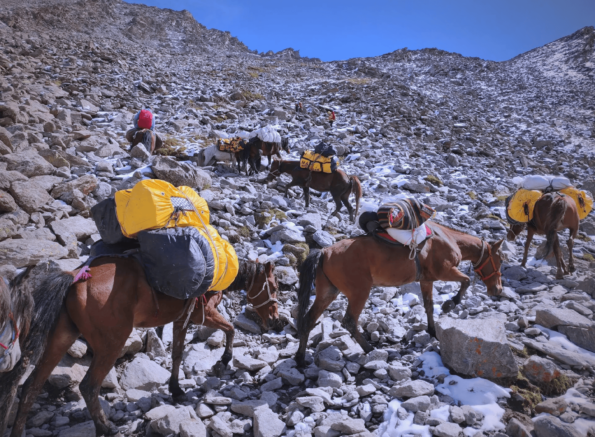 越天山秘境的史诗级徒步之旅开元棋牌探秘乌孙古道：穿(图2)